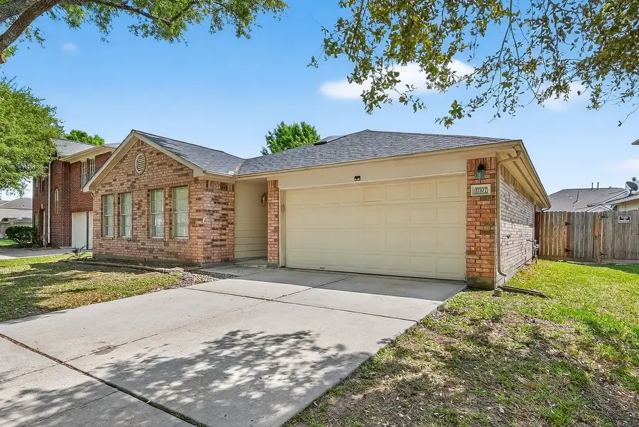 17107 Canterbury Green Court, Sugar Land, TX 77498 - #2