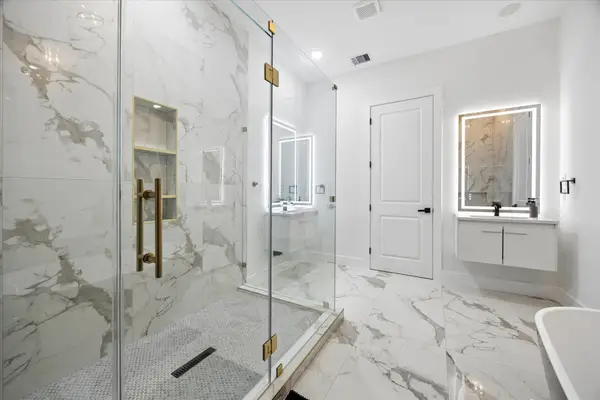 116 Velasco Street, Houston, TX 77003