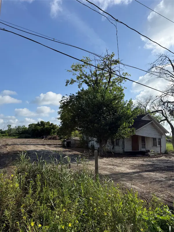 4905 Fuqua Street, Houston, TX 77048
