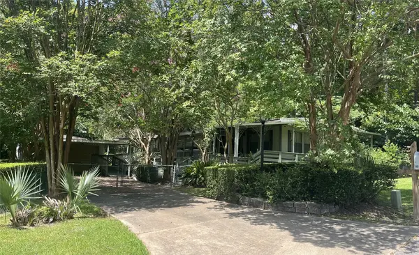 149 Hickory Hollow, Onalaska, TX 77360