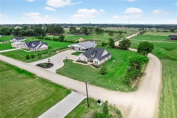 914 Axis Lane, Franklin, TX 77856