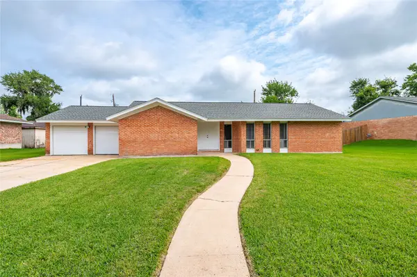 414 N Yaupon Street, Richwood, TX 77531
