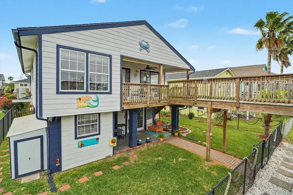 192 Barracuda Street, Bayou Vista, TX 77563