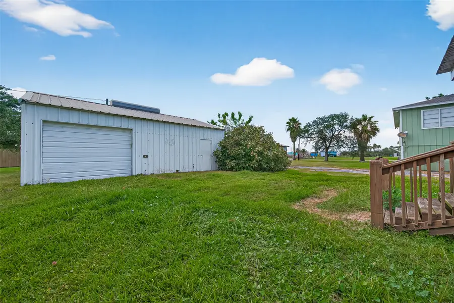 1215 Pickney Avenue, Port Bolivar, TX 77650 - Image #2