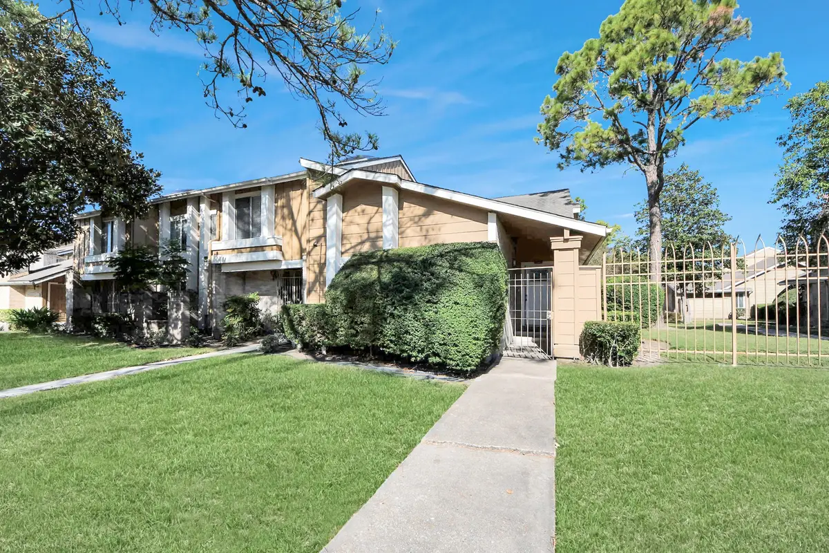 6154 W Airport Boulevard #16, Houston, TX 77035 - Image #1