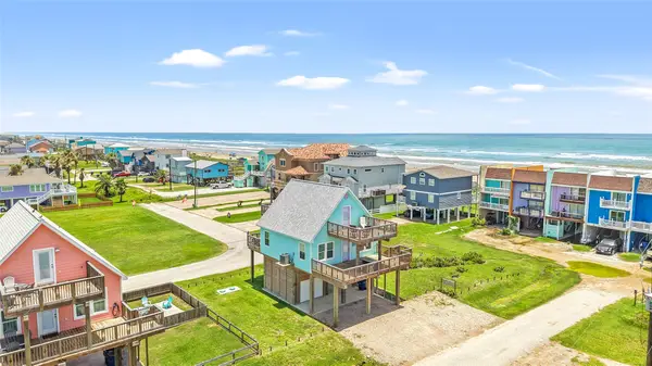 110 Pelican Place, Surfside Beach, TX 77541