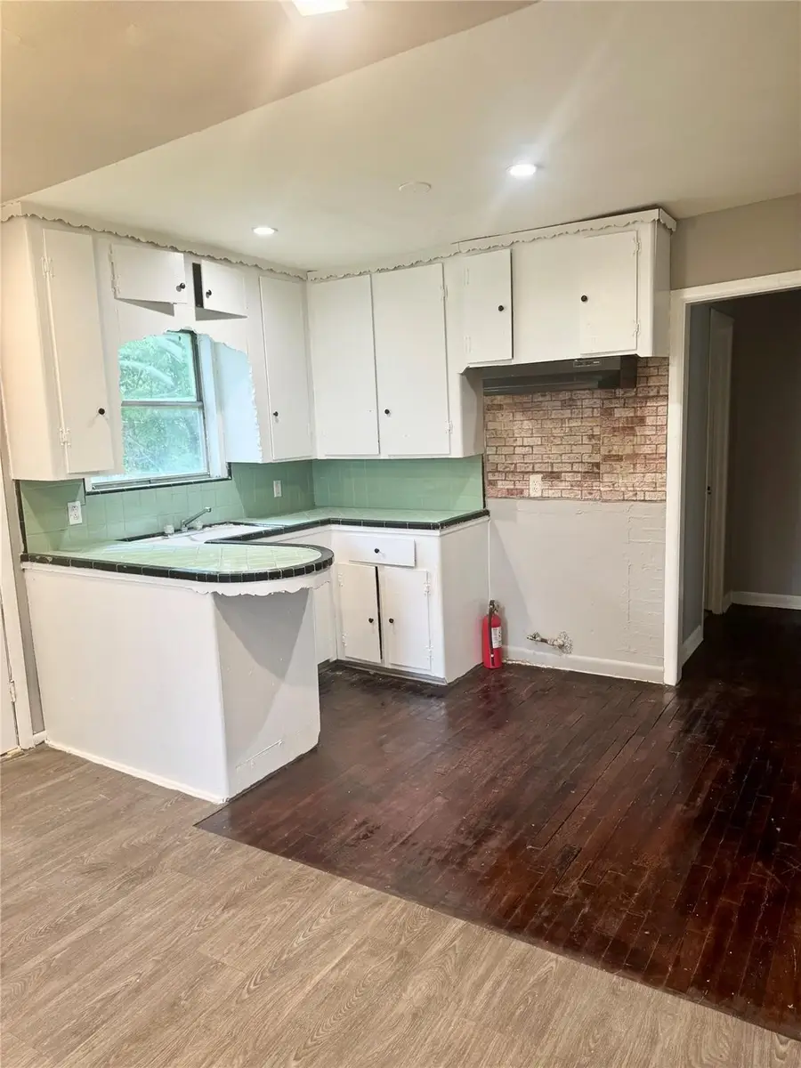 7915 Flintridge Drive, Houston, TX 77028 - #2