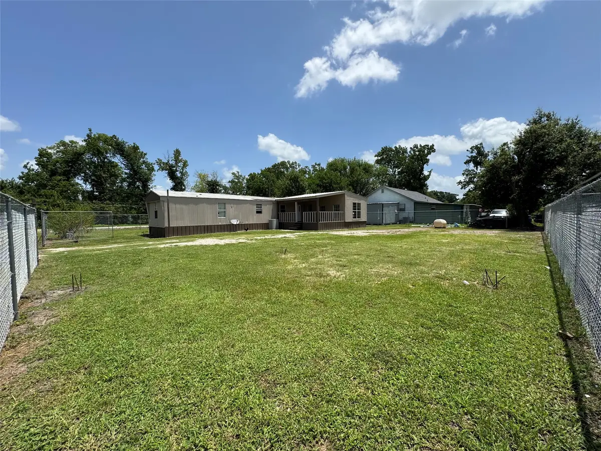 600 E Melville Drive, Crosby, TX 77532 - Image #1