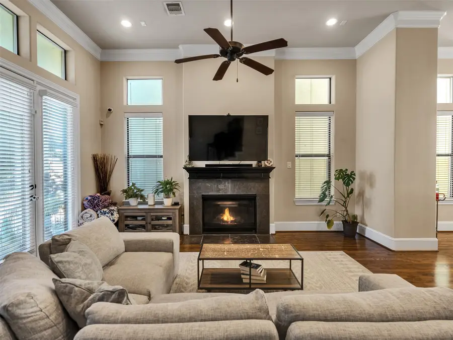 1877 Dart Street, Houston, TX 77007 - Image #3