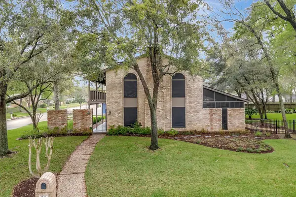 822 Devonport Lane, Seabrook, TX 77586