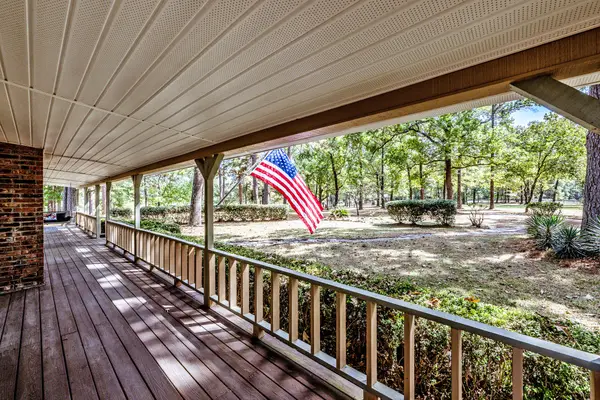 209 Raven Wood Street, Huntsville, TX 77320