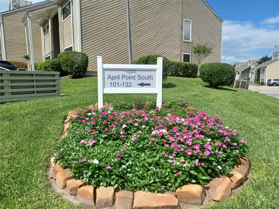 128 April Point Drive S, Montgomery, TX 77356 - #2