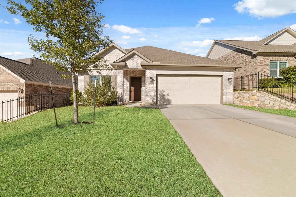 919 Golden Willow Lane, Conroe, TX 77304 - Image #1