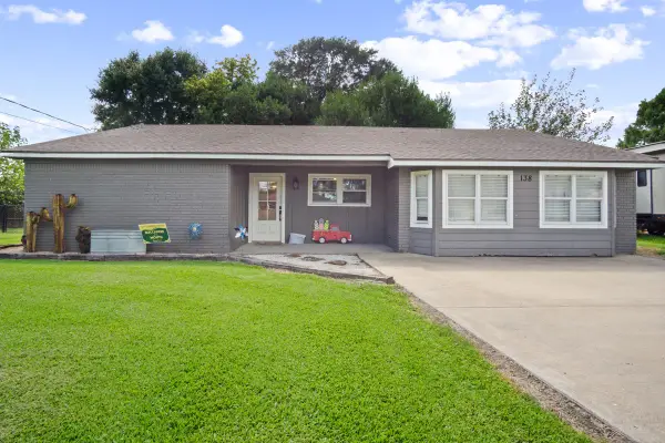138 N Lake Drive, Winnie, TX 77665