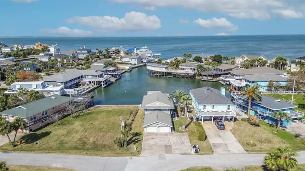 16542 E Bayside Way, Galveston, TX 77554