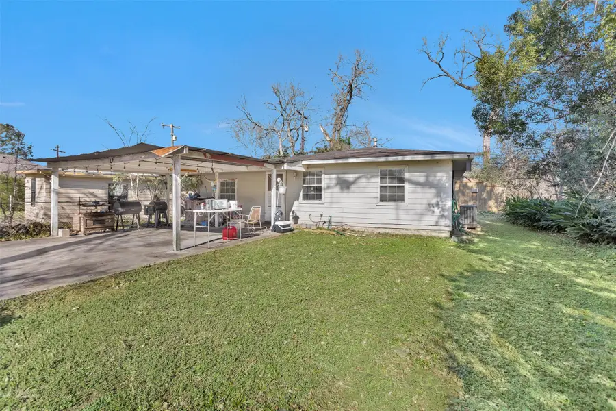 417 E Park Street, Alvin, TX 77511 - Image #2