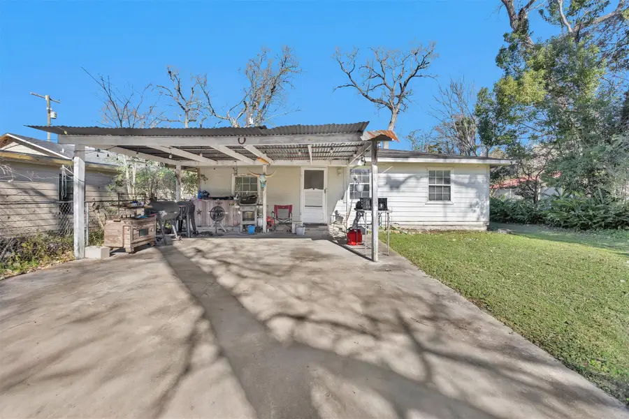 417 E Park Street, Alvin, TX 77511 - Image #3
