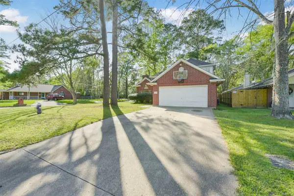 201 Pine Place Street, Dayton, TX 77535