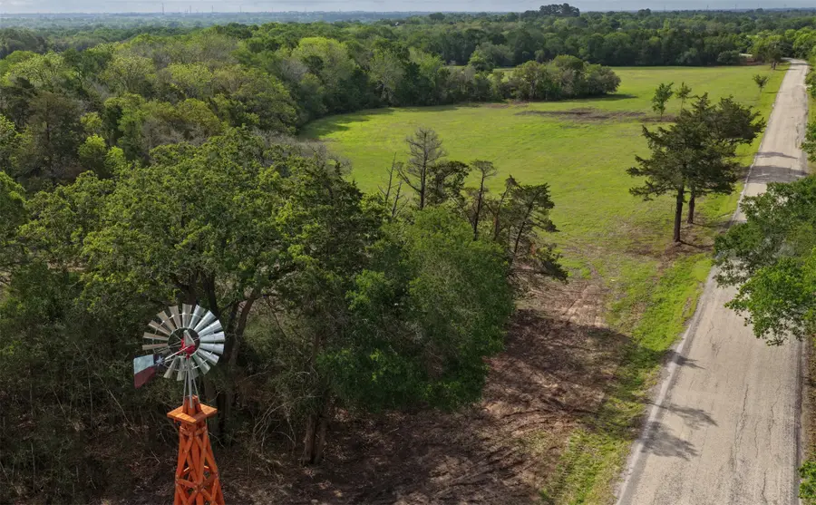 5 Baranowski Road, Brenham, TX 77833 - #2