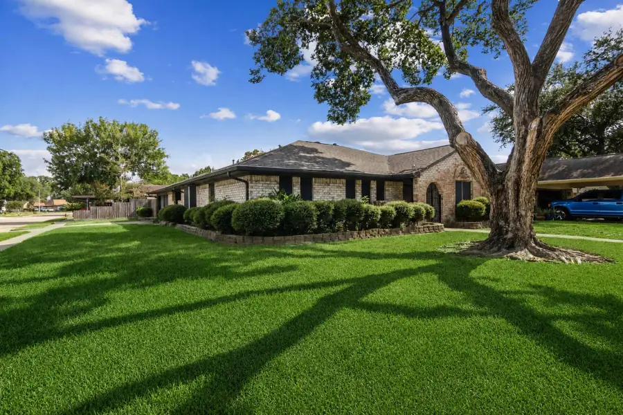 201 E Temperance Lane, Deer Park, TX 77536 - #2