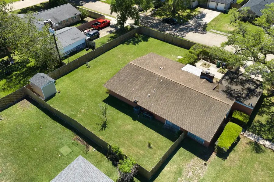 10 Palm Place, Angleton, TX 77515 - #2