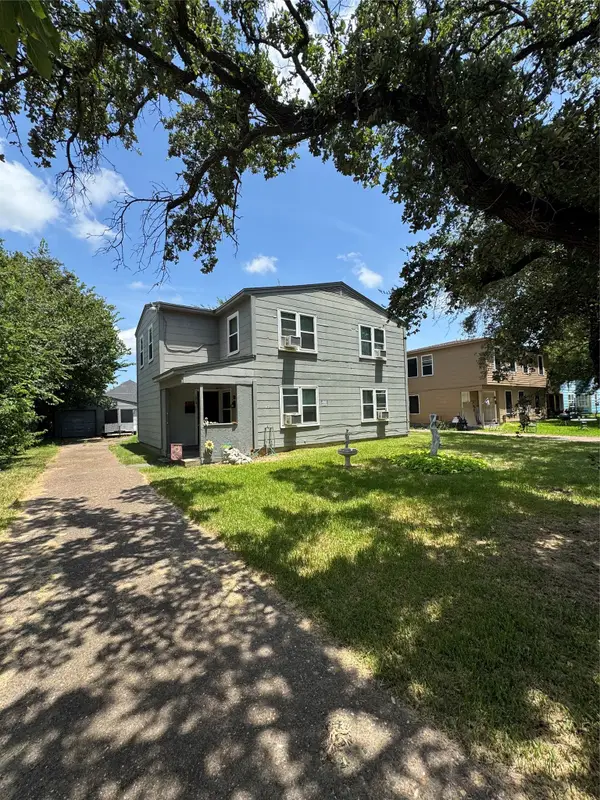 1212 4th Avenue N, Texas City, TX 77590