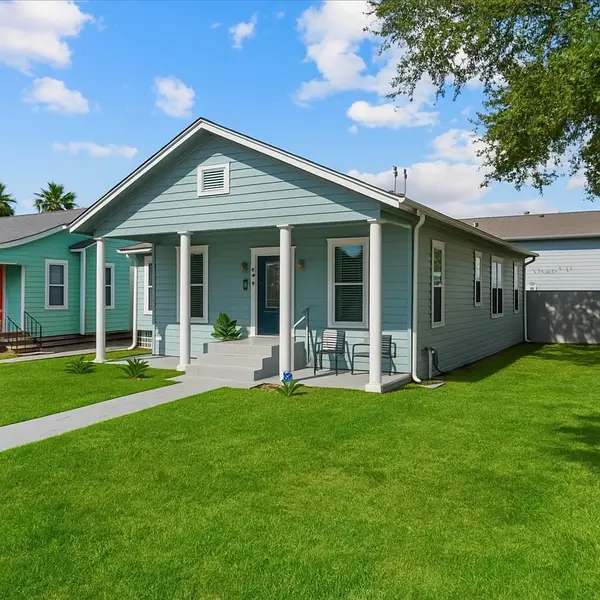 4702 Avenue N 1/2, Galveston, TX 77551