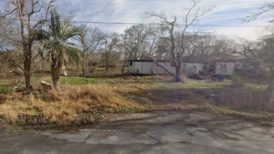 8903 Baker Street, Santa Fe, TX 77510 - Image #2