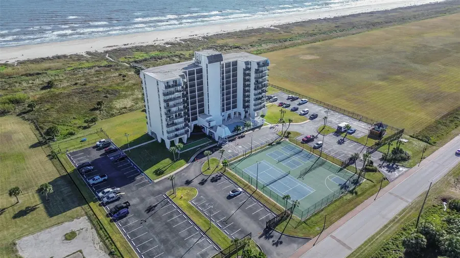 415 E Beach Drive #305, Galveston, TX 77550 - #2