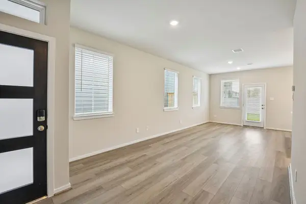 712 Sand Dollar Drive, Kemah, TX 77565