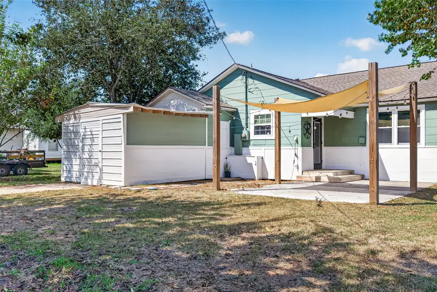 1403 N Avenue F, Freeport, TX 77541 - #3