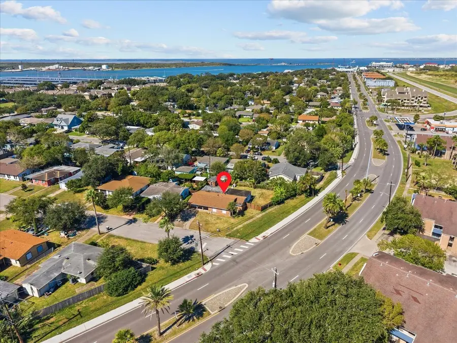 106 Barracuda Avenue, Galveston, TX 77550 - #2