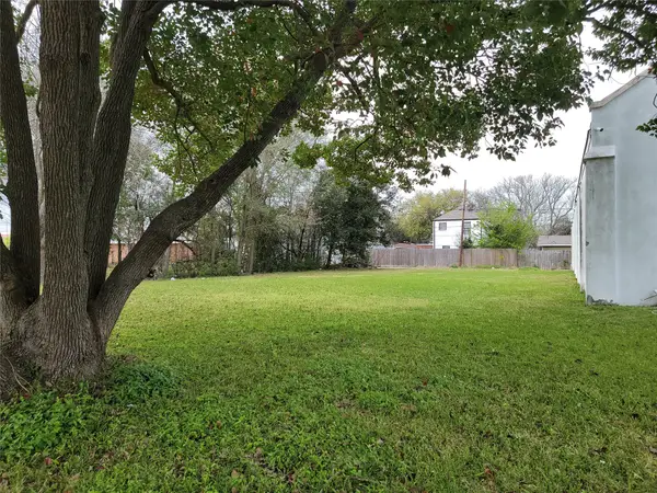 410 8th Avenue North, Texas City, TX 77590