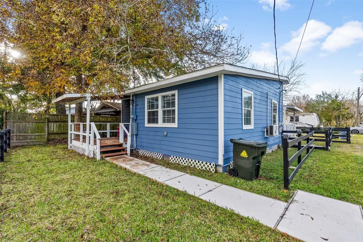 4126 Paladino Street, Bacliff, TX 77518 - #1