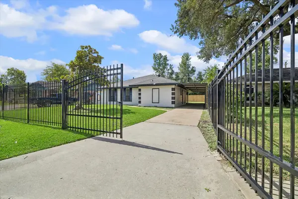 6702 Leedale Street, Houston, TX 77016