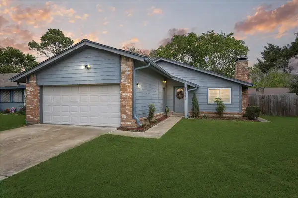 16931 Creek Line Drive, Friendswood, TX 77546