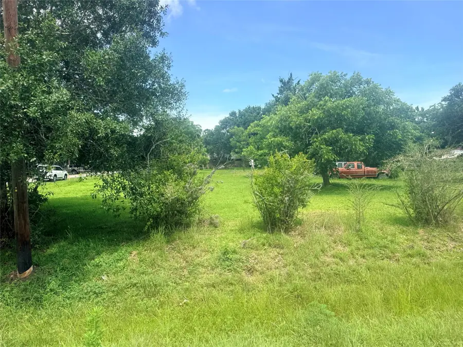 3307 Texas Avenue, Dickinson, TX 77539 - #3