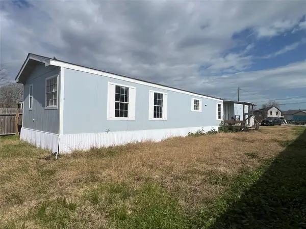 2525 Oyster Creek Bend, Oyster Creek, TX 77541