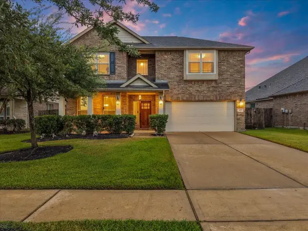 18111 Russett Green Drive, Tomball, TX 77377
