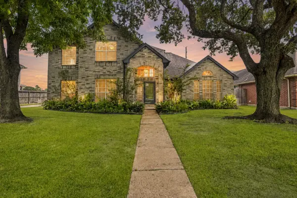 627 Green Belt Drive, Sugar Land, TX 77498