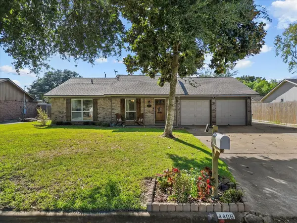 4406 B Bar Drive, Santa Fe, TX 77510