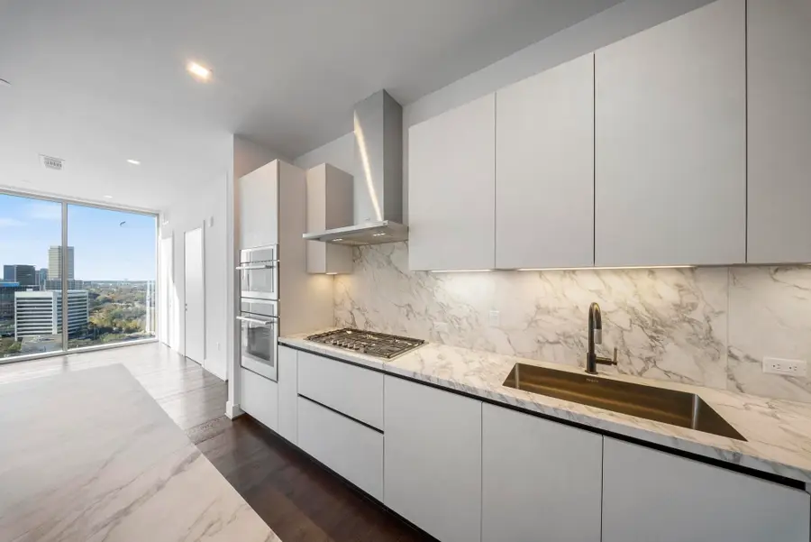 1711 Allen Parkway #1802, Houston, TX 77019 - #3