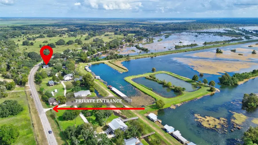 11 Plantation Drive, Damon, TX 77430 - Image #3