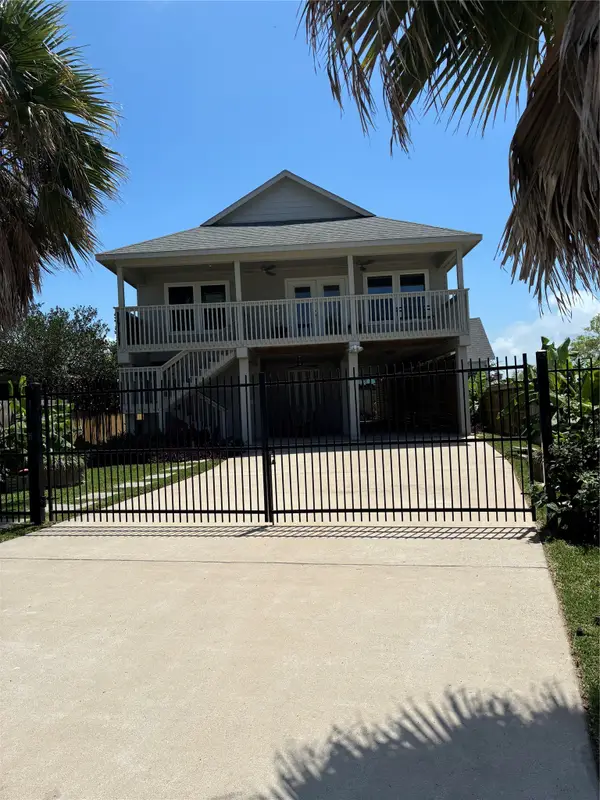 246 Debbie Lane, San Leon, TX 77539