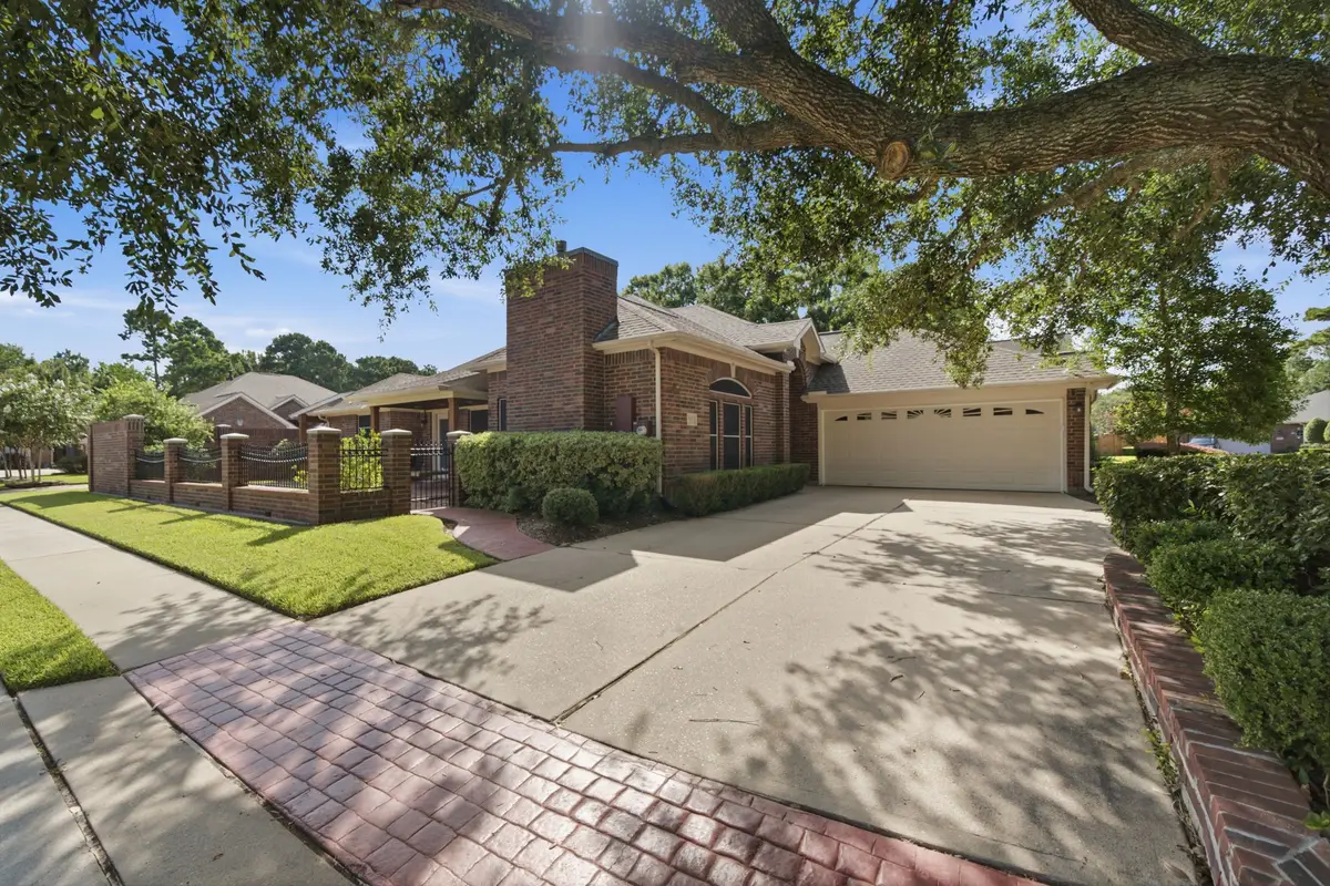 515 Pine Ridge Court, Friendswood, TX 77546 - #1