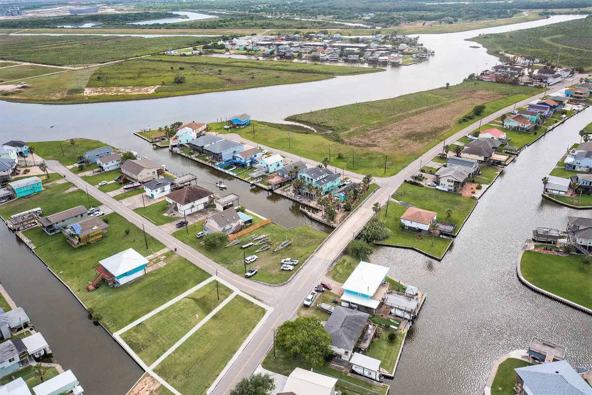 106 Jolly Boat Lane, Freeport, TX 77541 - #1