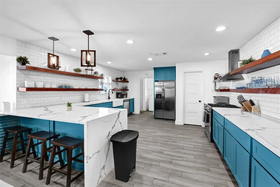 8010 Ocean Drive, Beach City, TX 77523 - Image #3