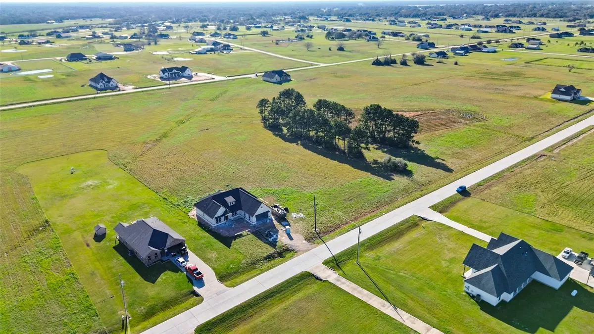 577 Longhorn Trail, Angleton, TX 77515 - #1