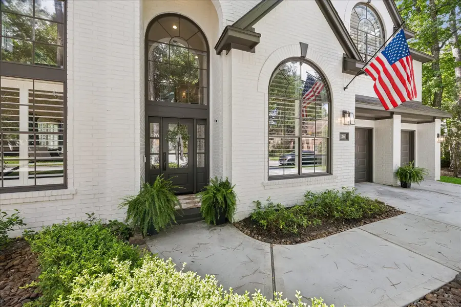26 S Piney Plains Circle, The Woodlands, TX 77382 - #2