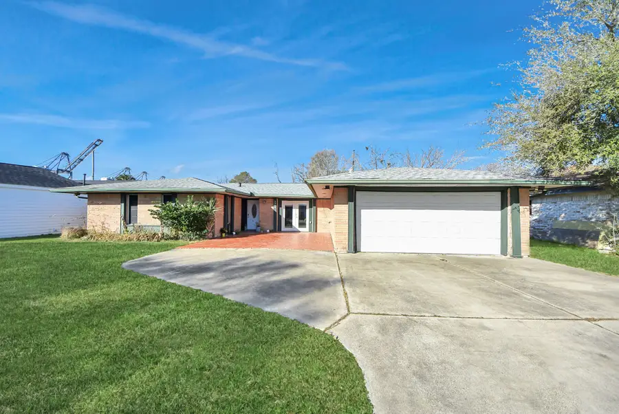 3906 Dolphin Lane, La Porte, TX 77571 - Image #3